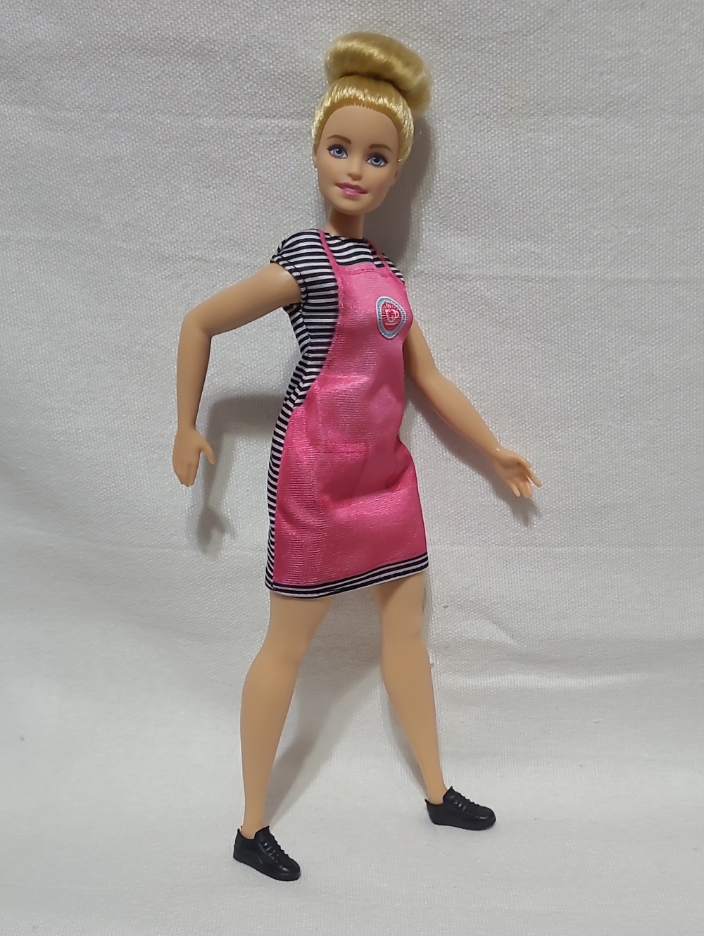 Barbie Year 2019 You Can Be Anything Coffee Shop Playset W/ Curvy Barbie Doll - Picture 11 of 12